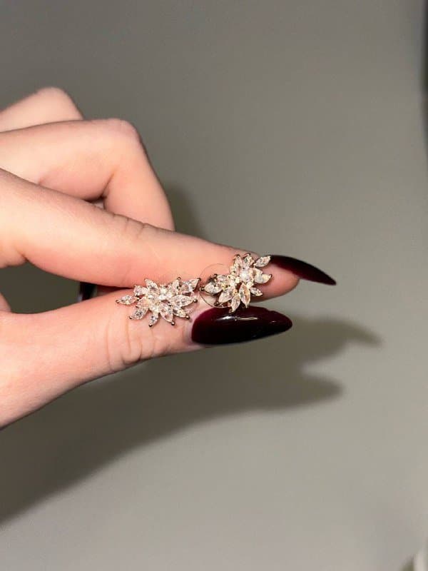 Подставка, баночки, зажимы, кувшин, серьги, весы 6