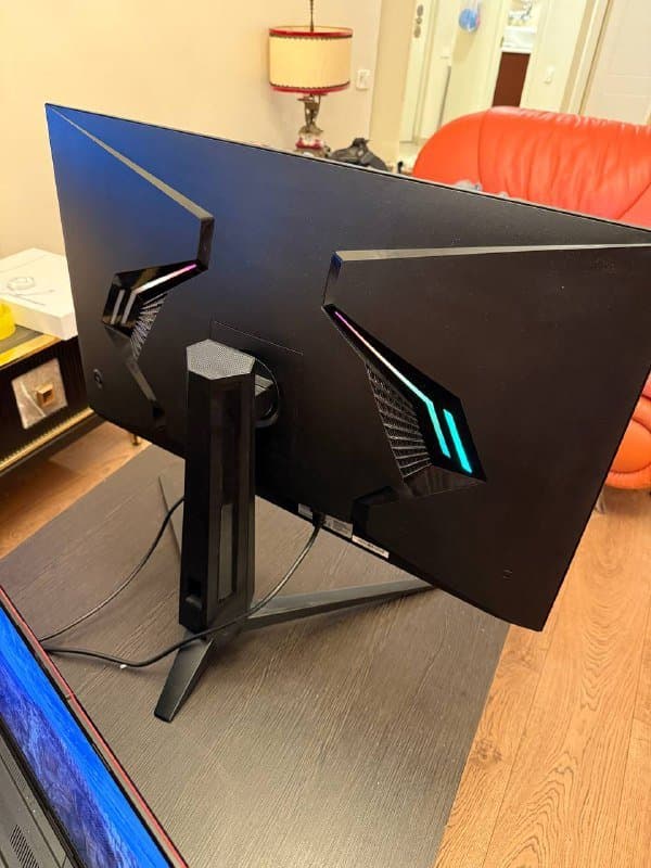 2E D3220B 31.5" монитор 2