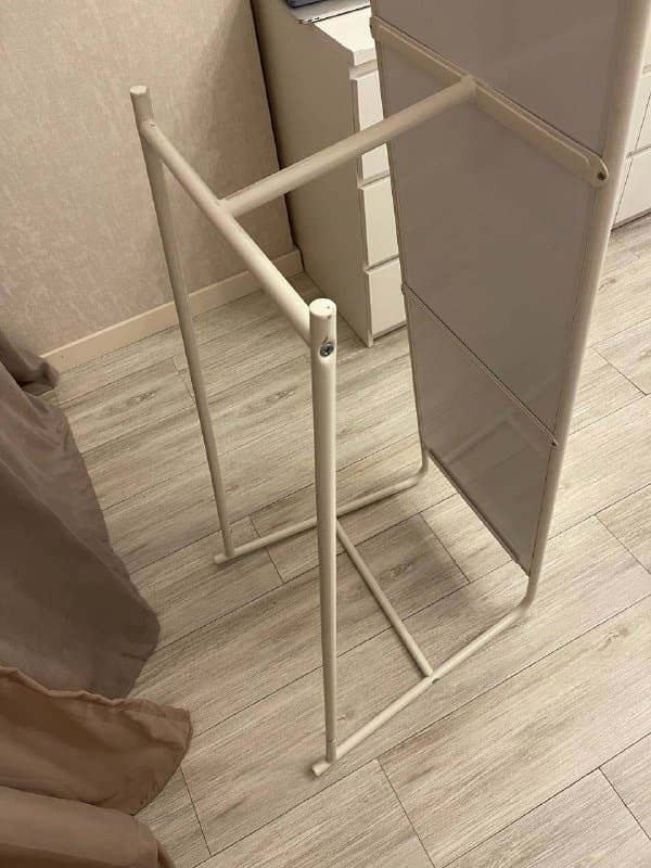 Зеркало-вешалка IKEA KNAPPER белое с крючками