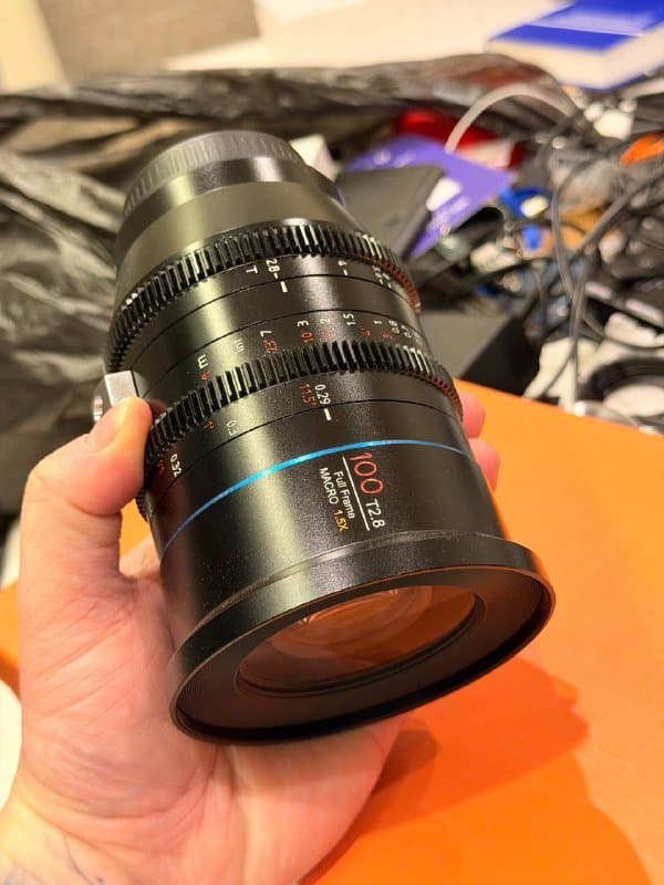 Объектив Sirui Jupiter 100mm T2.8 Full-frame Macro 1.5X EF-mount