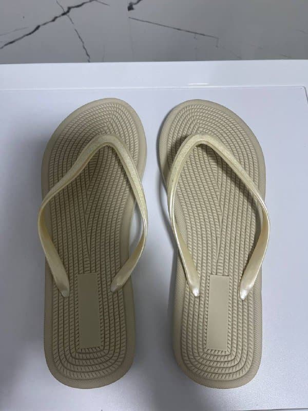 Постельное белье, простынь, подставка для вина, блендеры, сушилка, куртка, сумки, машинки, курточка, вьетнамки, ножи, ножницы