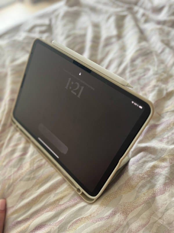 iPad Pro 11 поколения, Apple Pencil, чехол 1