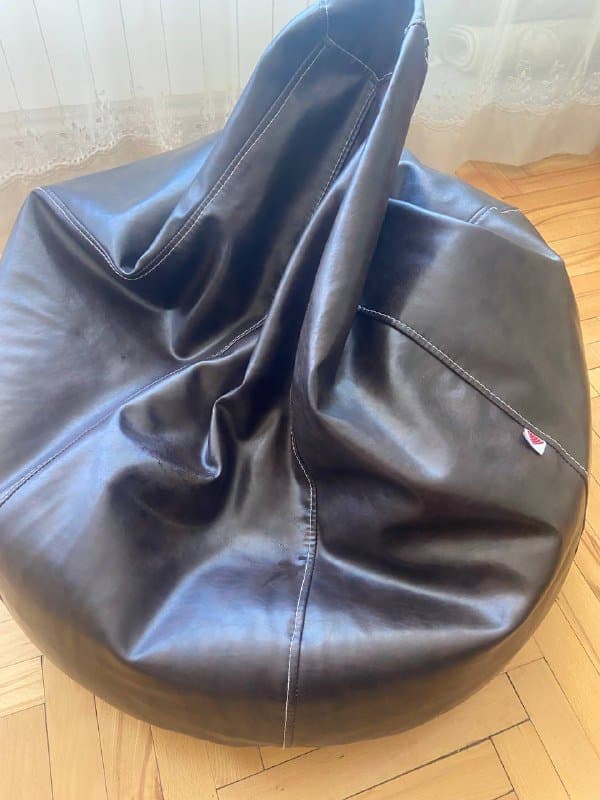 Пуф черный кожаный 2