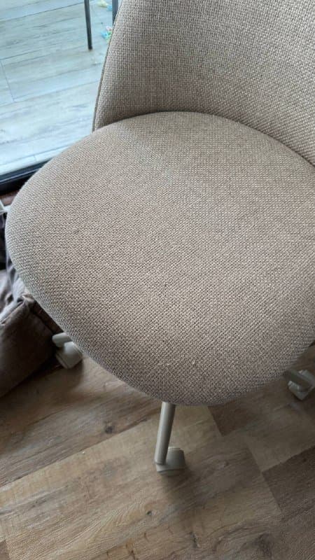 Рабочий стол Trappedal, стул Kokkedal Jysk 3