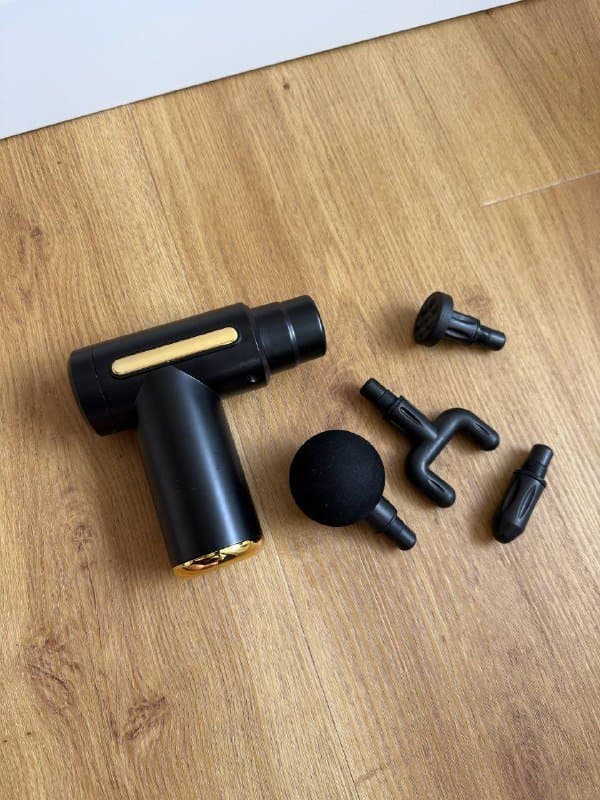 Портативный массажный пистолет