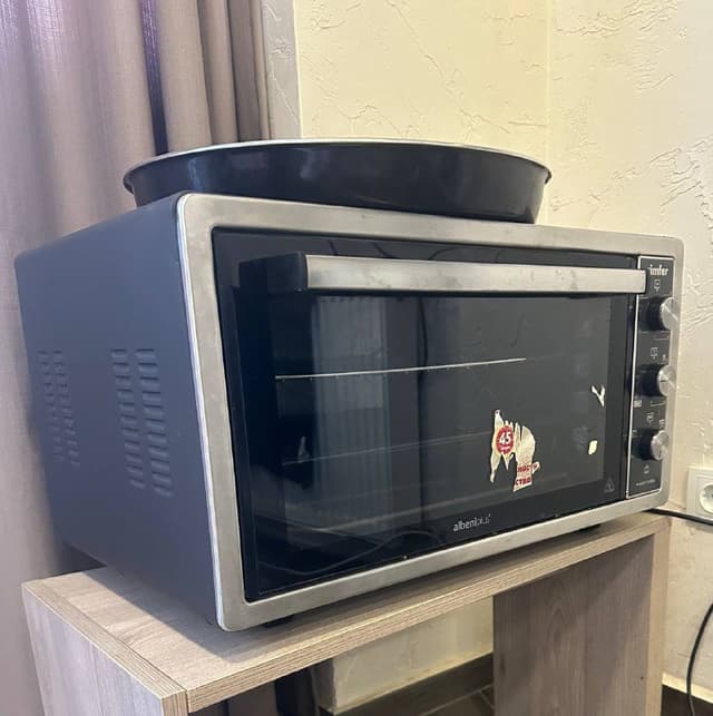 Настольная духовая печь Simfer с противнями и решеткой