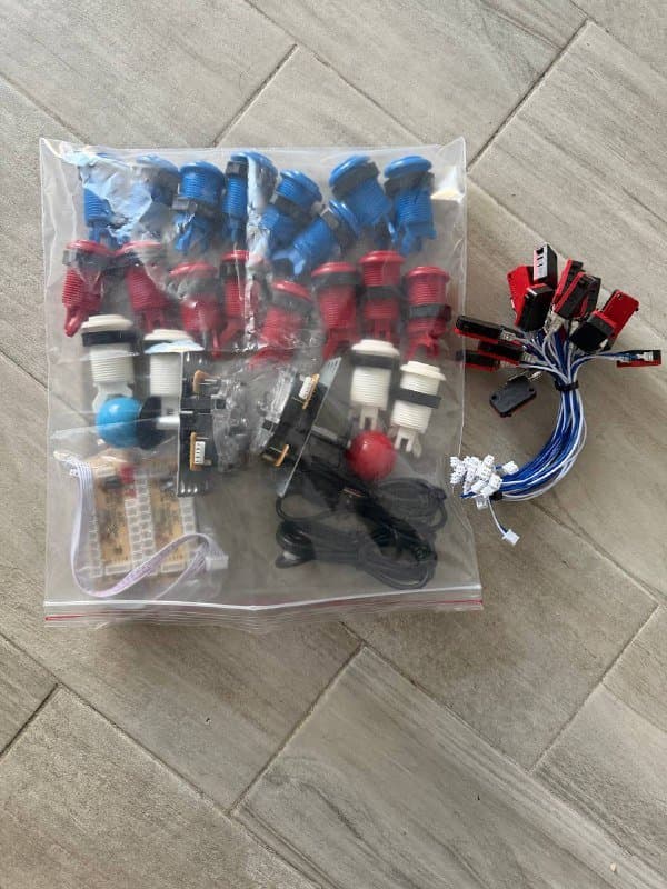 Набор кнопок и джойстиков для игрового автомата 2