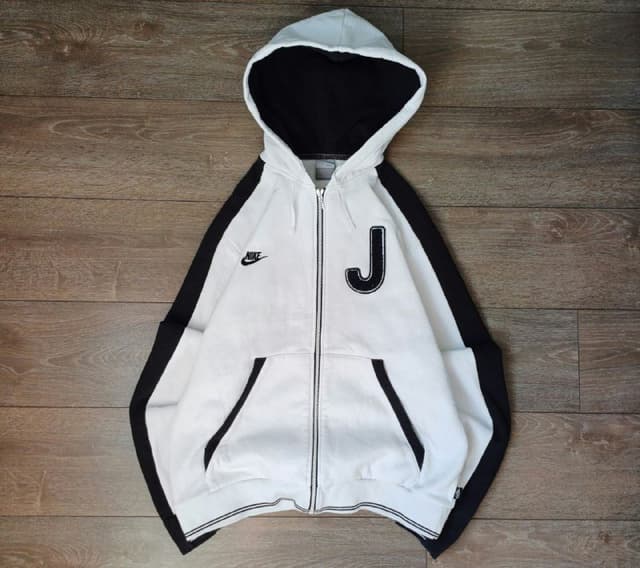 Найк зипка с Ювентусом размер м