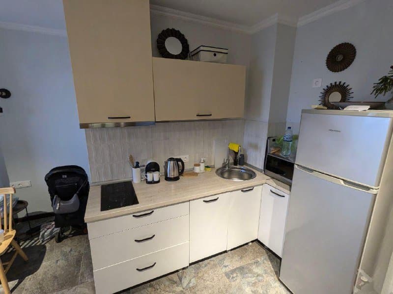 кухня б/у с нижними и верхними шкафами, раковиной, столешницей, вытяжкой 7