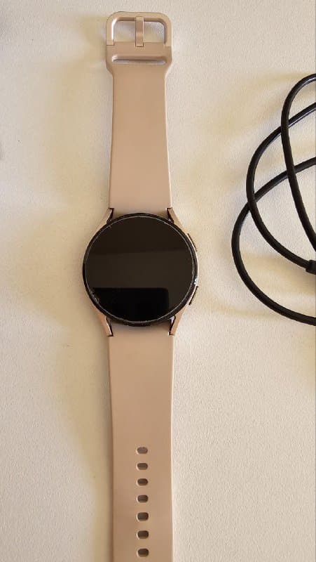 Смарт-часы Samsung watch 4 40 мм розовое золото 1