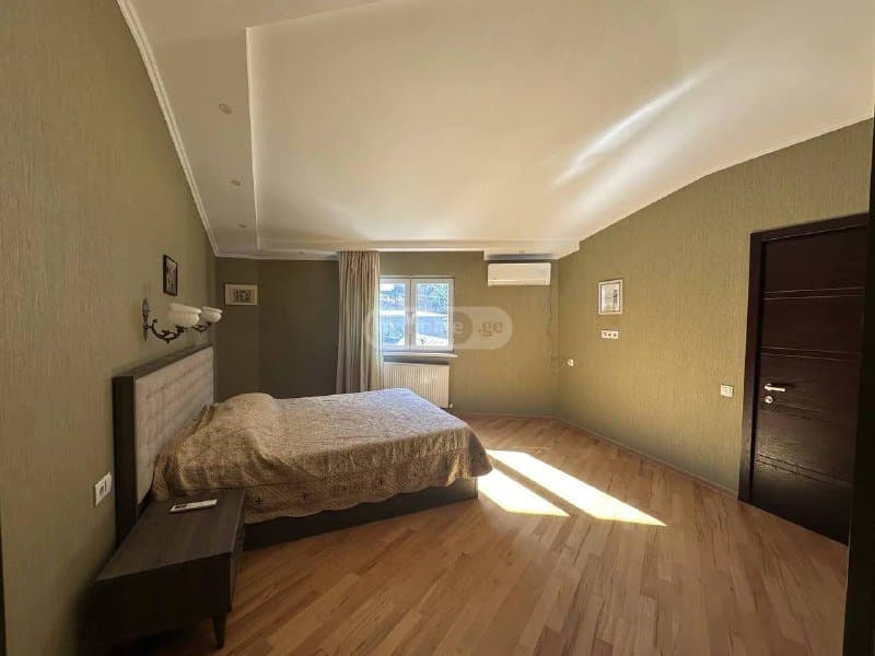 Квартира 4 комнаты 3 спальни в Тбилиси 9