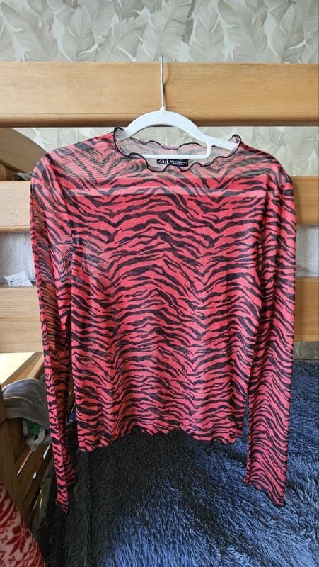 тянущаяся кофточка Zara размер S/M