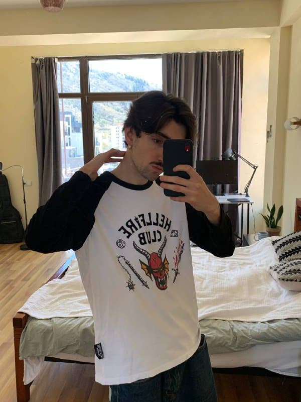 Лонгслив официальный мерч Очень странные дела размер М