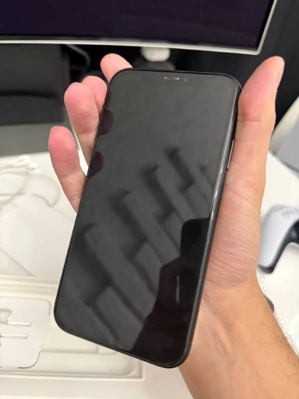 IPhone XR 64 ГБ в черном цвете