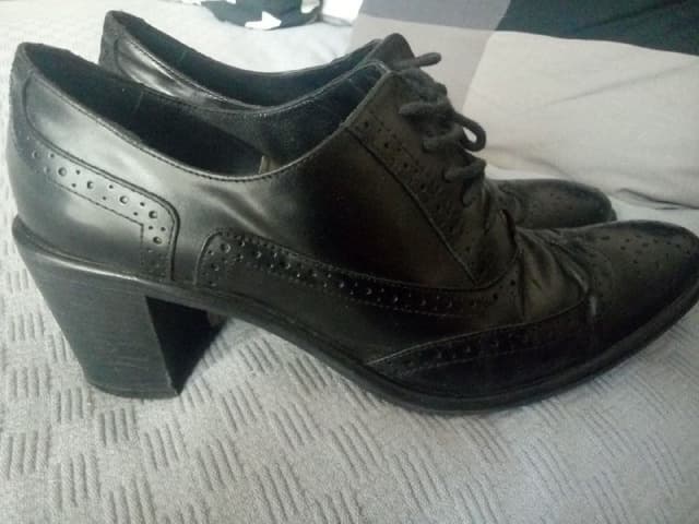 Женские черные туфли на каблуке 40 размер