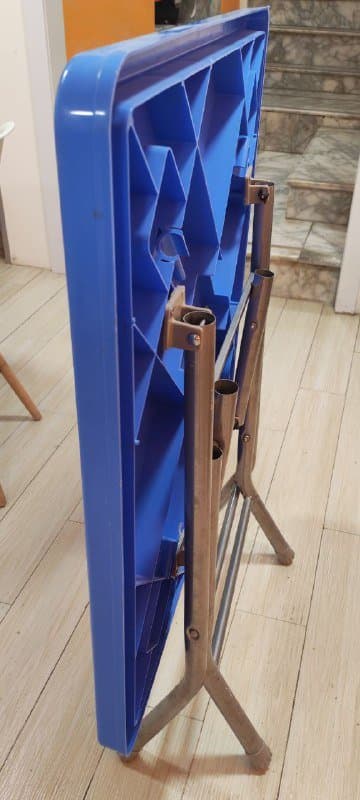 Стол складной 80х80 см 2