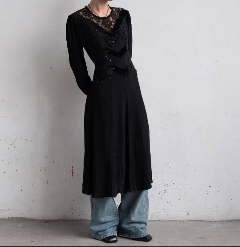 Платье женское черное с кружевом и пайетками, Италия, размер S-M 2