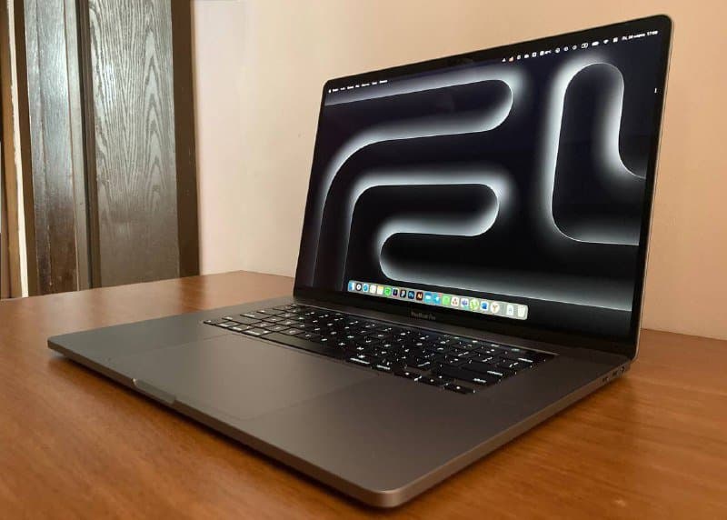 MacBook Pro 2019 i9 32GB RAM 1TB SSD 16 inch