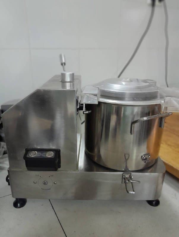 Духовки, микроволновка, морозилки, мясорубка, холодильник, плиты, водонагреватель