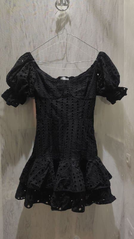 Платье ibiza, платье, свитшот zara, джинсы hm, штаны calzedonia, рубашка Bali, шорты cece, туалетная вода floral defacto, кошелек Tommy Hilfiger, футляр для очков Chanel