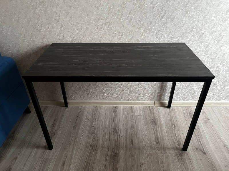 стол черного цвета 120х60х75
