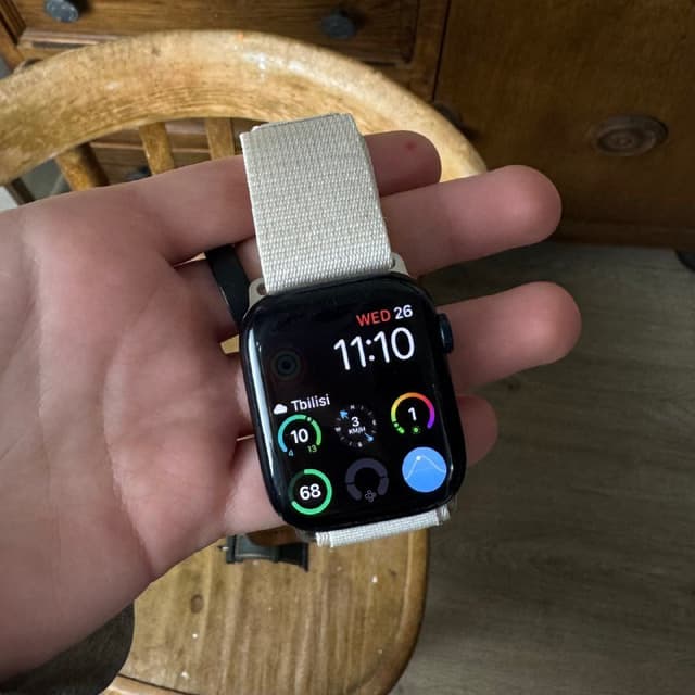 Apple Watch Series 8 (45 мм) с ремешками
