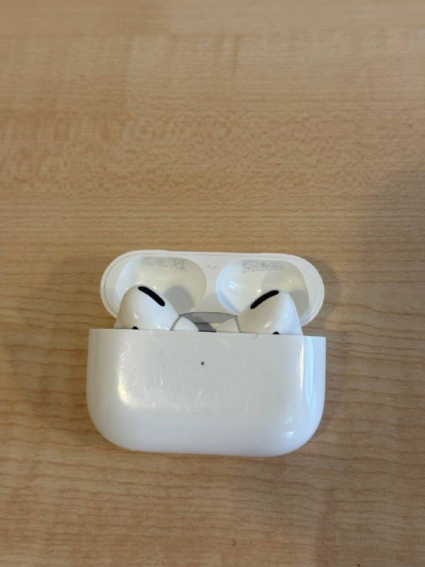 Наушники AirPods Pro оригинальные с насадками 1