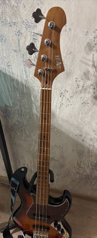 бас-гитара JET JJB-300 SB