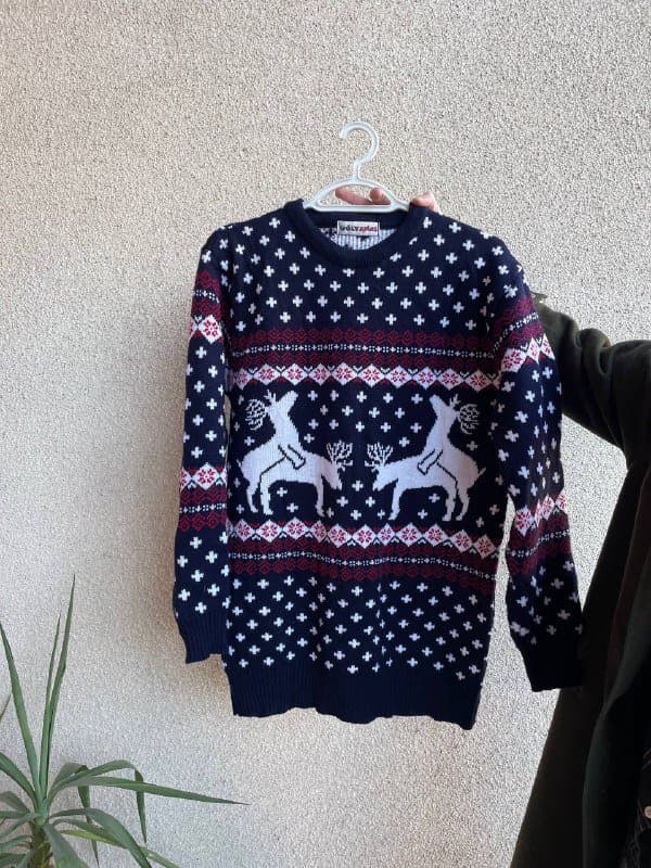 Апсайклинг рубашка, брюки Monki, боди, рубашка Zara, новогодний свитер 9