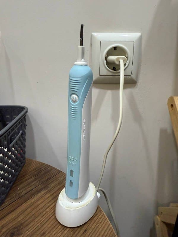 Зубная щетка электрическая professional care