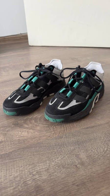 Кроссовки Adidas 40 размер