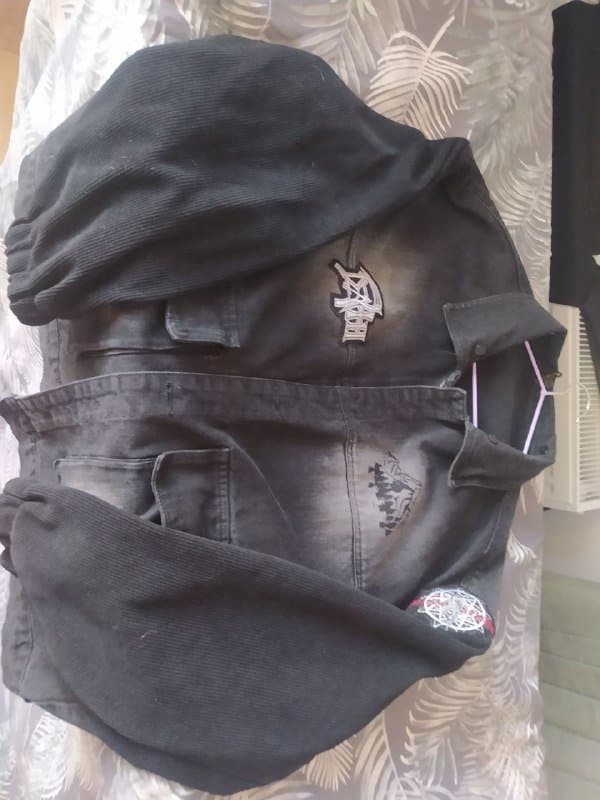 Джинсовая куртка с вельветовыми рукавами