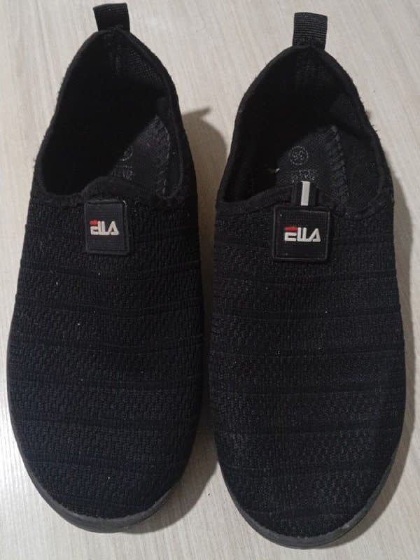 Шторы, комбинезоны для собак, чашки, слипоны, ложечки, книги, лоток, ведро 5