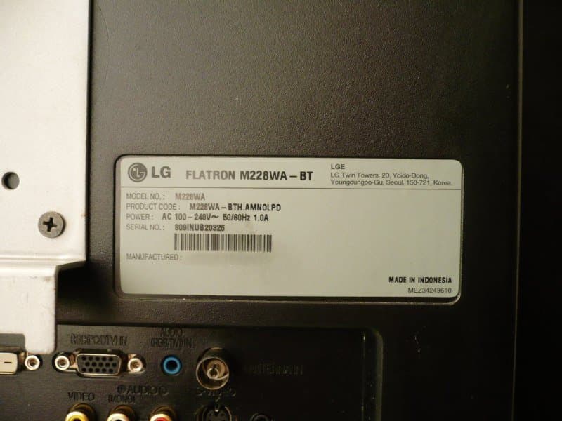 Телевизор LG 22' с переходником VGA 3