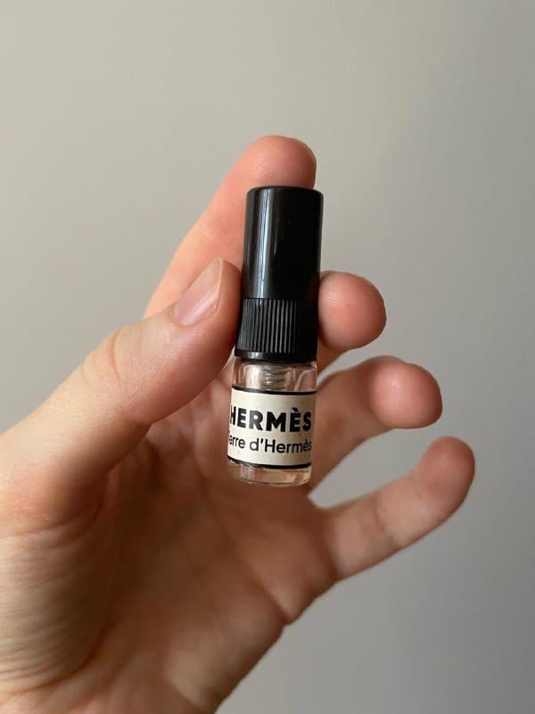 Отливант Terre d'Hermès, Парфюм Clinique Happy, Тональный крем Glossier Perfecting Skin Tint