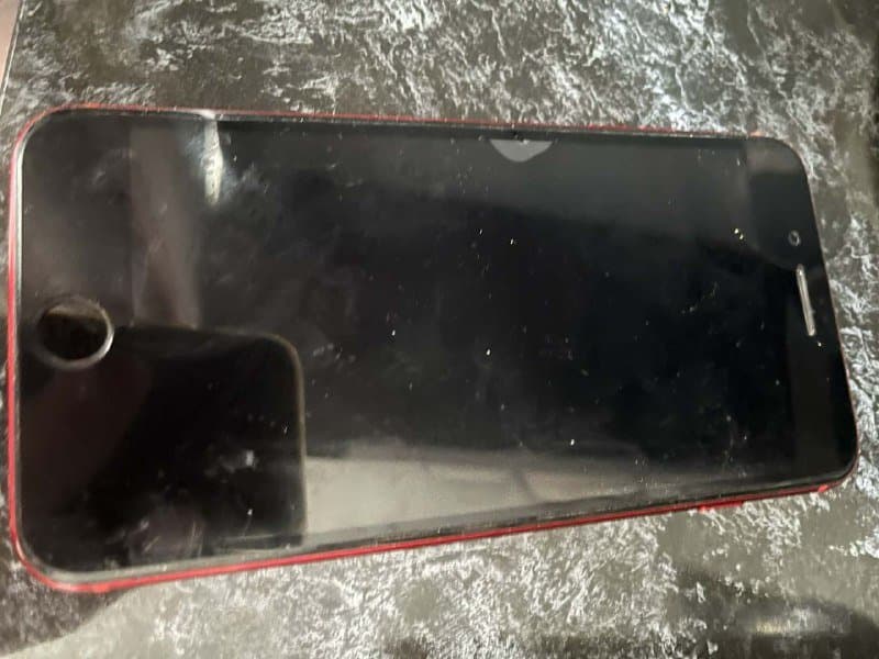 iPhone 8 Plus красный 1