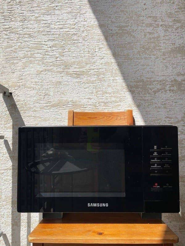 Микроволновка Samsung MS20A7013AB 800W