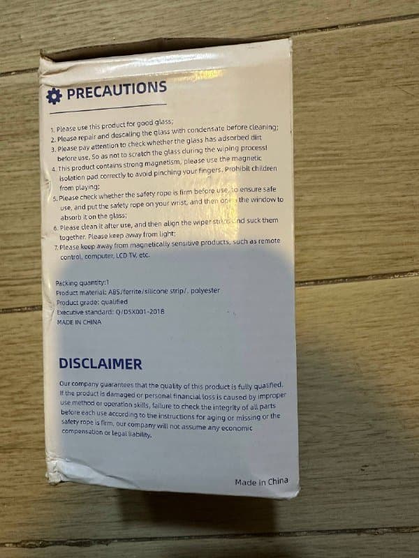 Книги, приспособление для мытья окон, надувной матрас, одноразовые шапочки, футляр для очков, магниты алфавиты и цифры, фартук 3