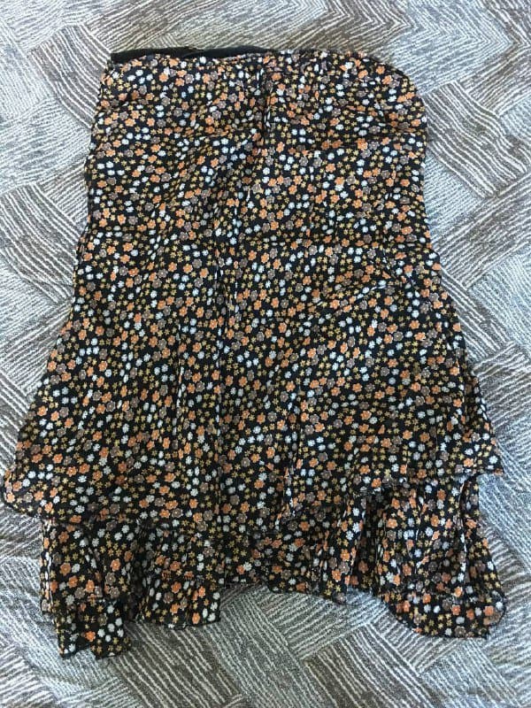 Фиолетовая юбка, юбка с маками, красная рубашка, юбка с цветочками, полосатое платье, черное кружевное платье, короткое черное платье 4