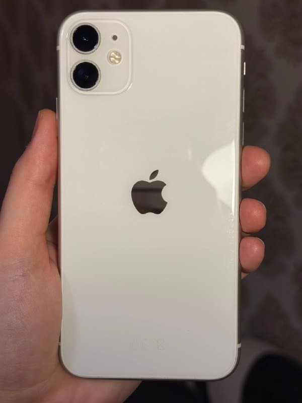 iPhone 11 128 GB белый, оригинальное зарядное устройство, чехол 2