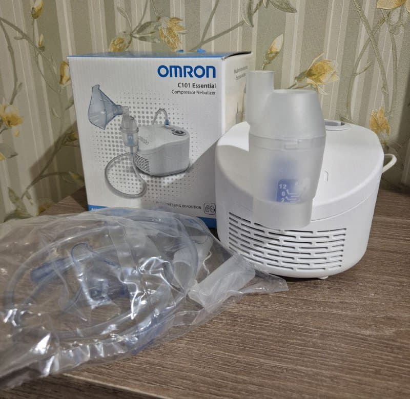 Ингалятор компрессионный Omron C101 Essential 3
