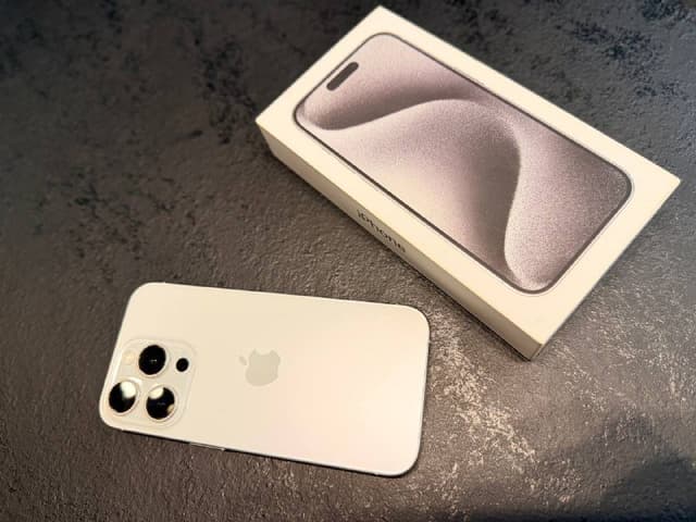 iPhone 15 pro 128 gb