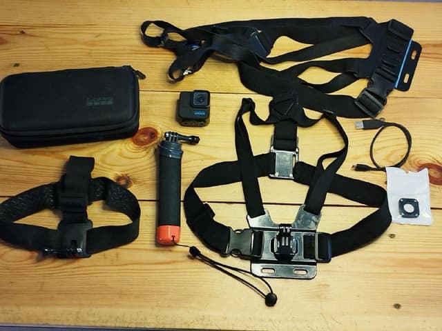 Камера GoPro Hero 11 mini с аксессуарами