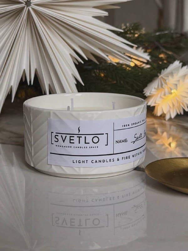 Большая ароматическая свеча в подарочном боксе