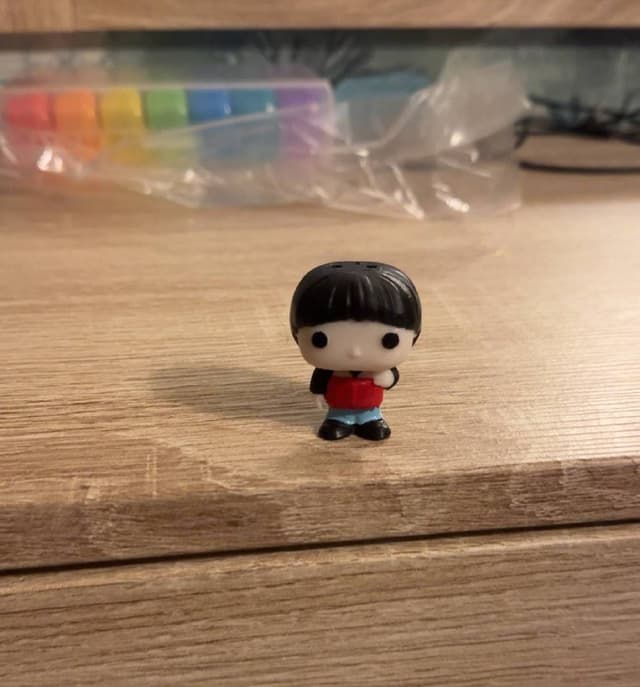 Фигурка Уилл Баерс 3D-печатная со светящейся буквой