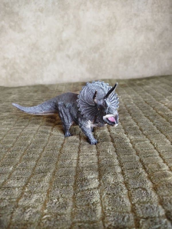 Фигурки динозавров 4