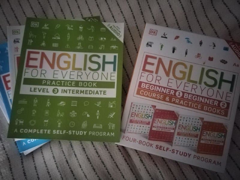 Пазлы 2000 деталей, пазлы 1000 деталей, детали от конструкторов, учебники English-for-Everyone 3