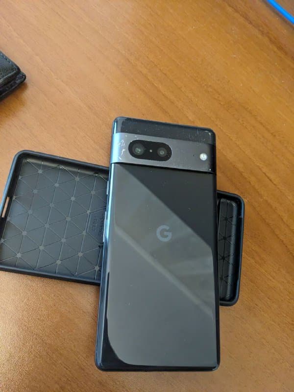 Google Pixel 7 с чехлом