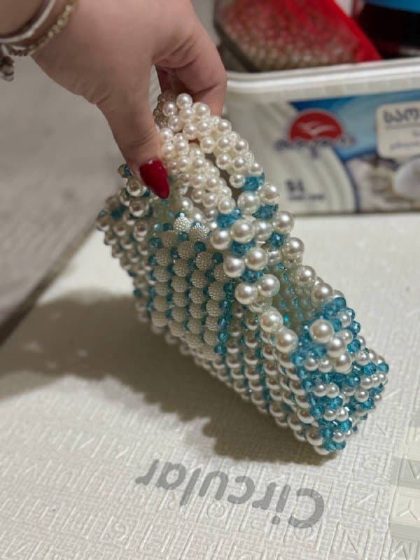 Сумки из бусин разноцветная, черная, белая с голубым, черная в полоску 8