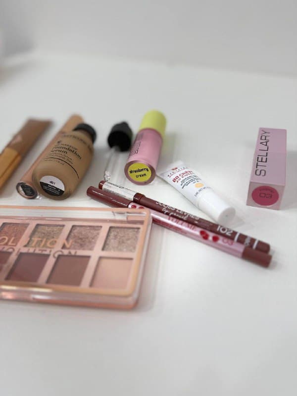 Хайлайтер, блеск-плампер, тональная сыворотка, румяна, бальзам-плампер, палетка теней